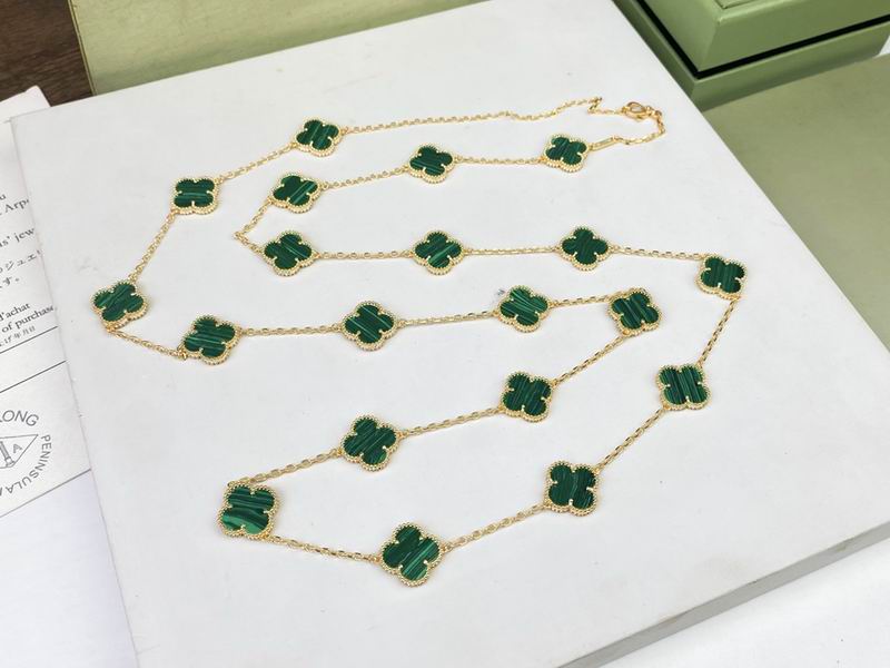 Van Cleef & Arpels necklace 11yxq01
